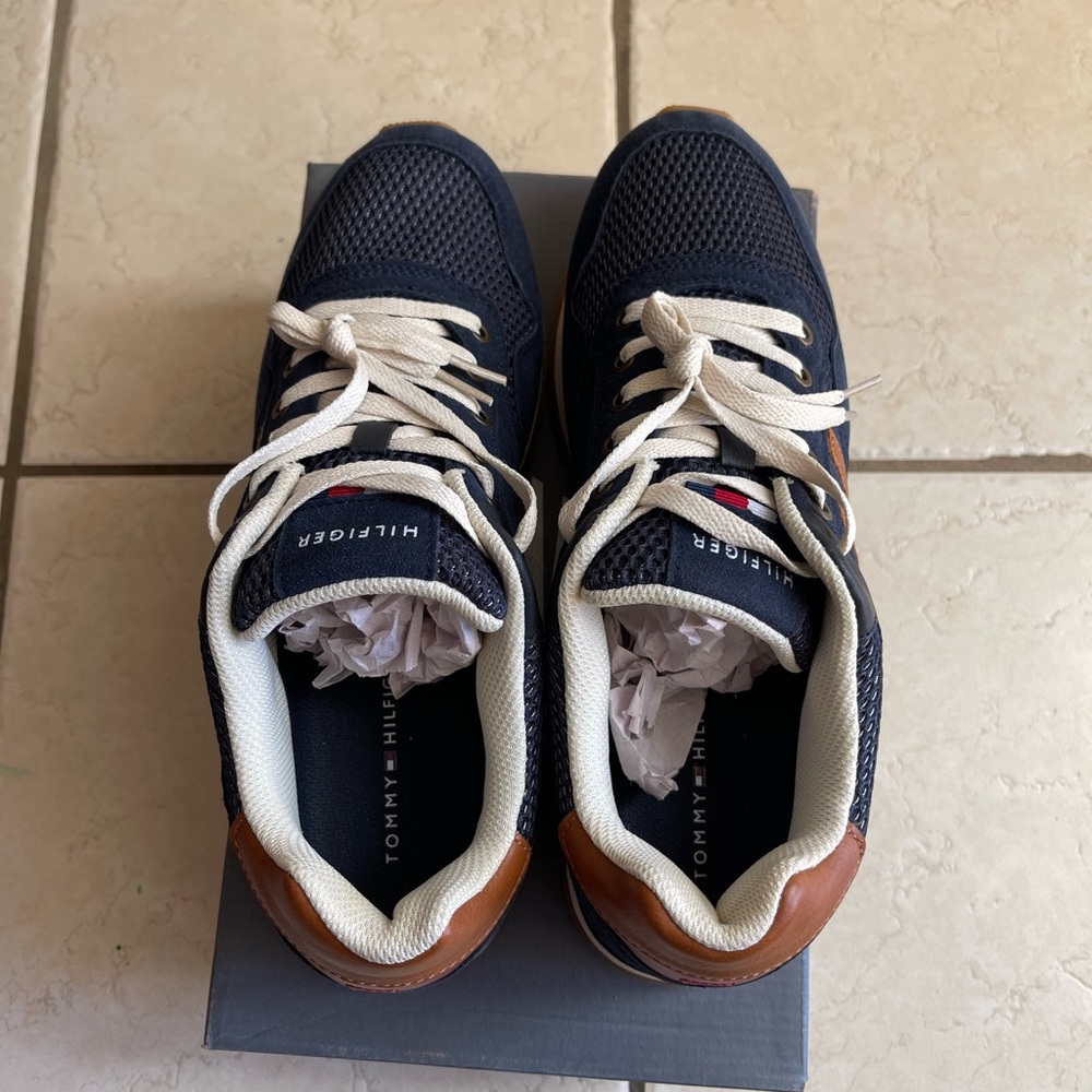 Tommy Hilfiger shoes size 10!!!! - Picture 6 of 7